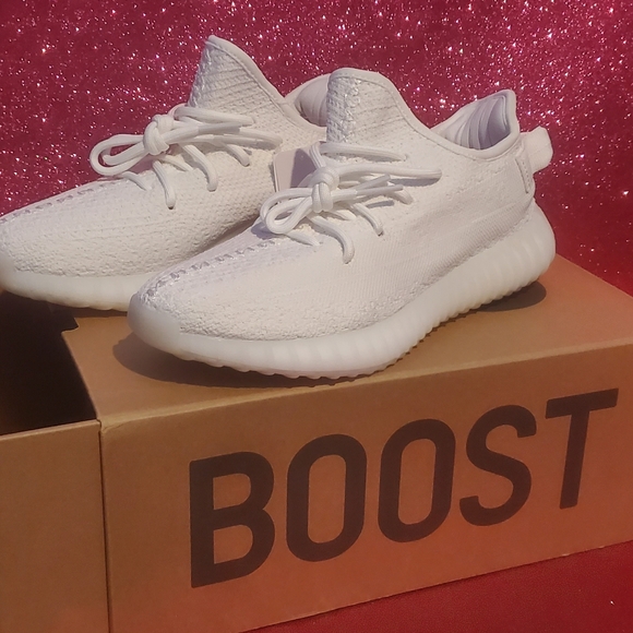 Yeezy Boost - Picture 2 of 4